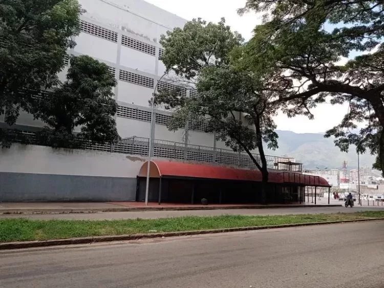 Reportan desalojo la antigua cárcel La Planta en Caracas