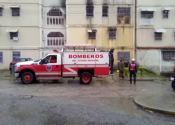 Dos miembros de una familia mueren en incendio de un apartamento (+Fotos)