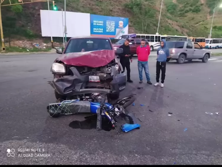 Accidentes en motos dejan 8 heridos en Valencia