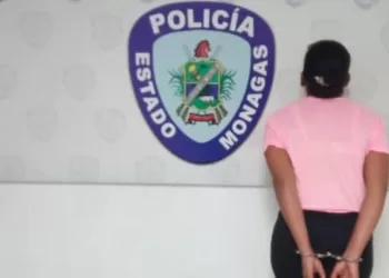 Detienen a una mujer por presunto maltrato infantil
