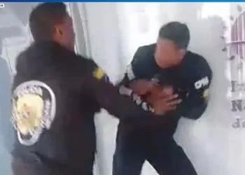 MP ordenó investigar y sancionar a jefe de la PNB por golpear a un subalterno (+video)