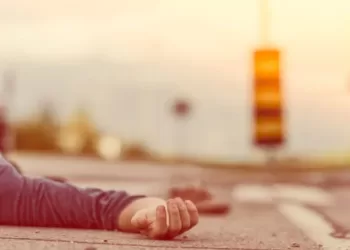 Murió de un infarto mientras discutía por un choque