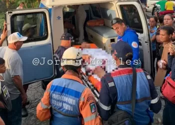 Dos personas heridas al caer un rayo en Mérida (+Fotos)