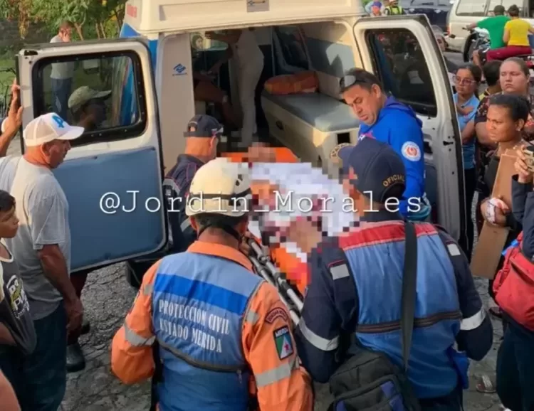 Dos personas heridas al caer un rayo en Mérida (+Fotos)