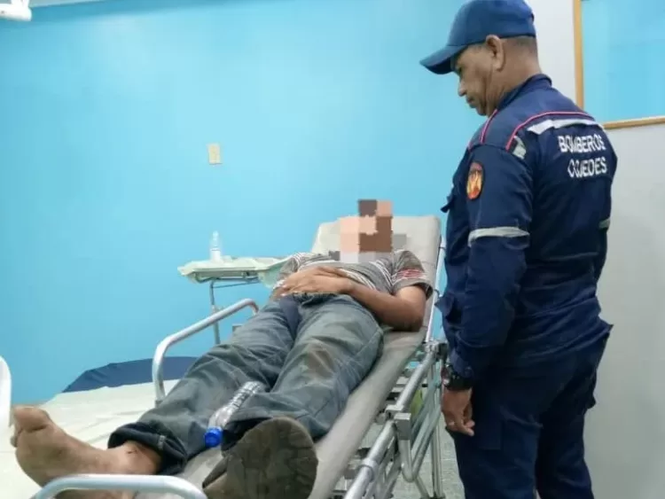 Dos personas fallecidas y dos lesionados en volcamiento de vehículo en El Pao