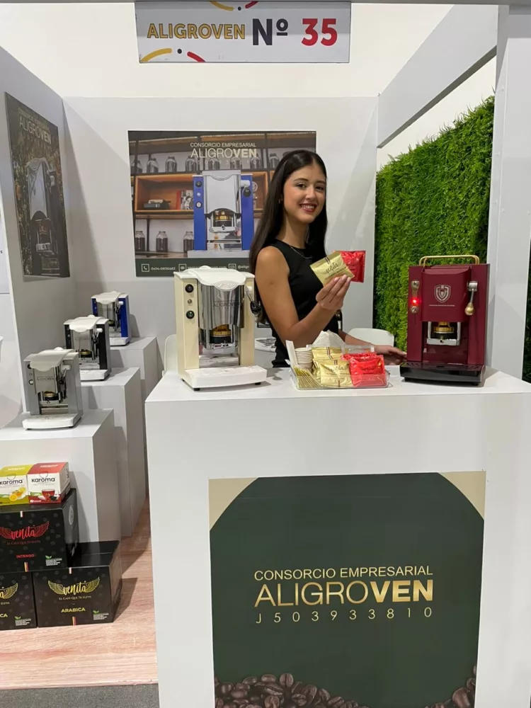 ¡ALIGROVEN Revoluciona la Expoferia Türkiye 2024 con sus Máquinas Italianas de Café y Té y un Plan de Financiamiento Insuperable!