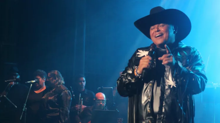 Jcrey se presentó a casa llena en el Teatro Municipal de Valencia