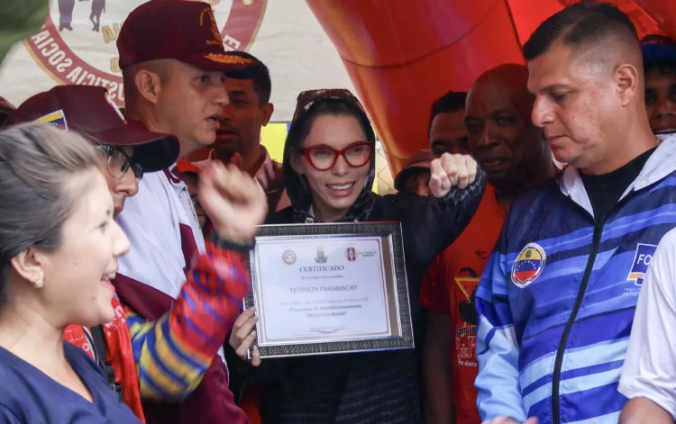 Elizabeth Niño acompañó reinauguración de cancha deportiva “Terrazas de Paramacay”