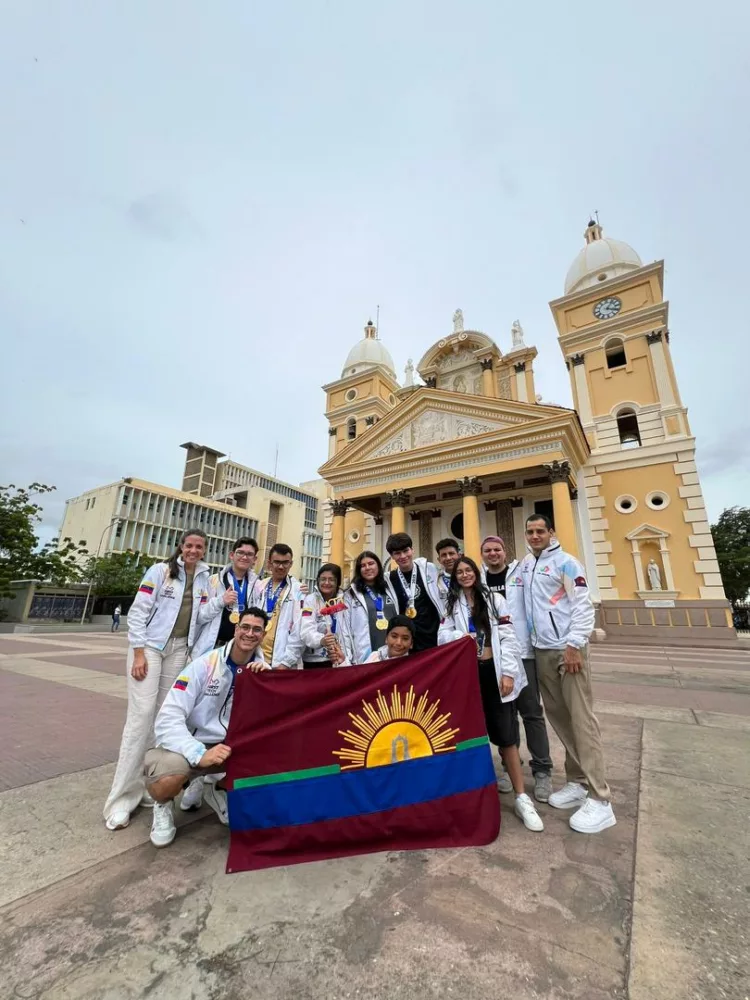 Team Codepeques se destacó en la competencia de robótica más importante del país
