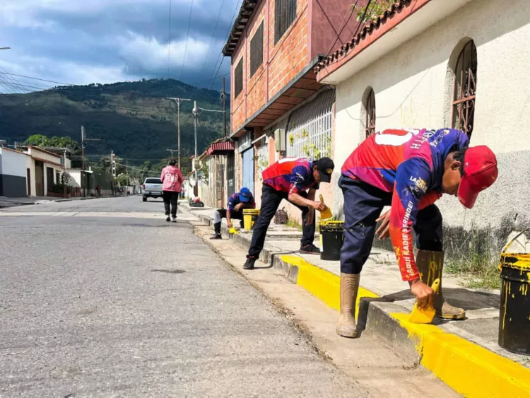 Gestión de la Alcaldesa Elizabeth Niño intensifica labores de bacheo, alumbrado y pintura en Barrio Unión