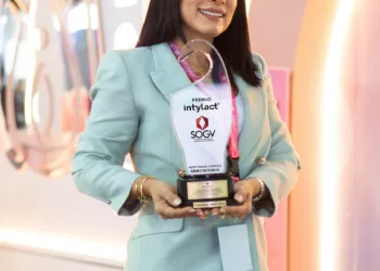 Iliana Feres, CEO de IntyLact, impulsa el reconocimiento médico en Venezuela con una iniciativa propia dentro del Congreso de Ginecología